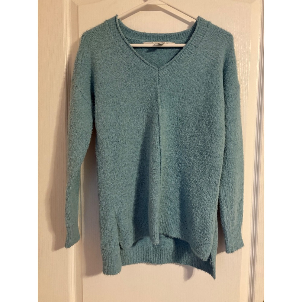 Max Studio V-Neck Sweater Women XS Blue Excellent Fuzzy Knit Pullover